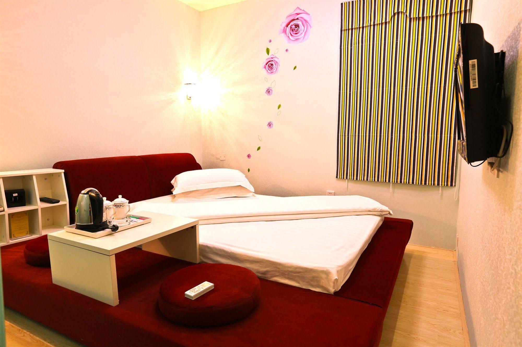 Tavernew Hotel Гуанчжоу Экстерьер фото