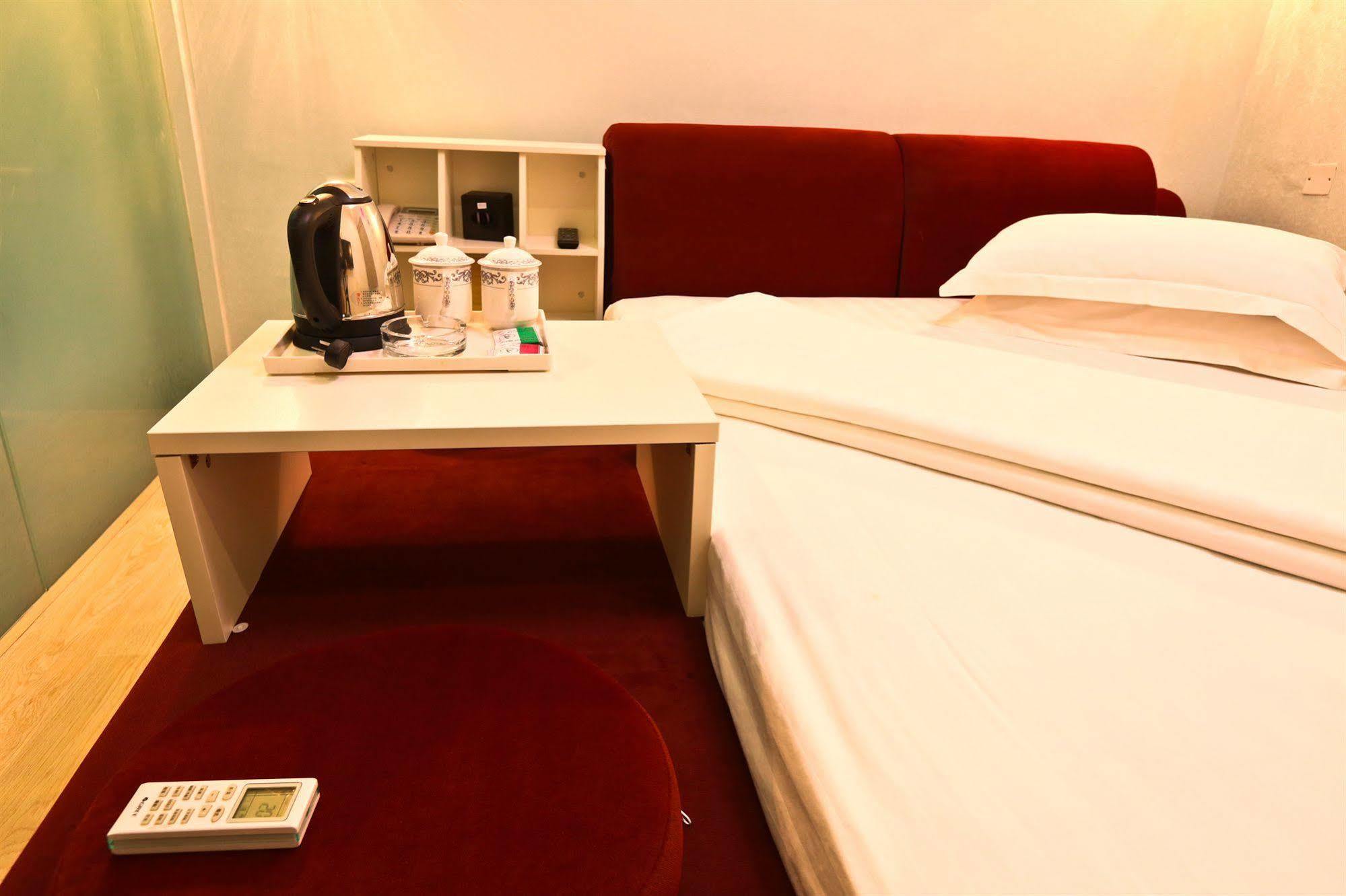 Tavernew Hotel Гуанчжоу Экстерьер фото