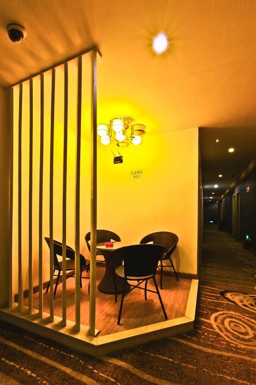 Tavernew Hotel Гуанчжоу Экстерьер фото